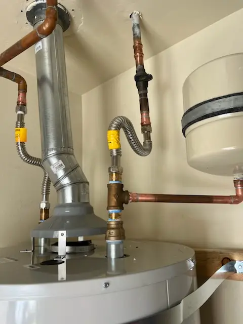 Water heater installation and plumbing repair in Cahokia Heights